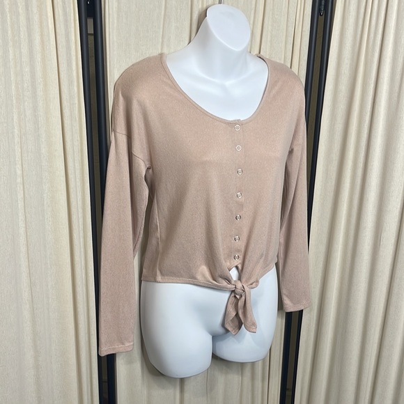 ❗️MOVING SALE❗️EUC- HIPPIE ROSE OVERSIZED LIGHT PINK SOFT LONG SLEEVE TOP XS - Picture 2 of 10
